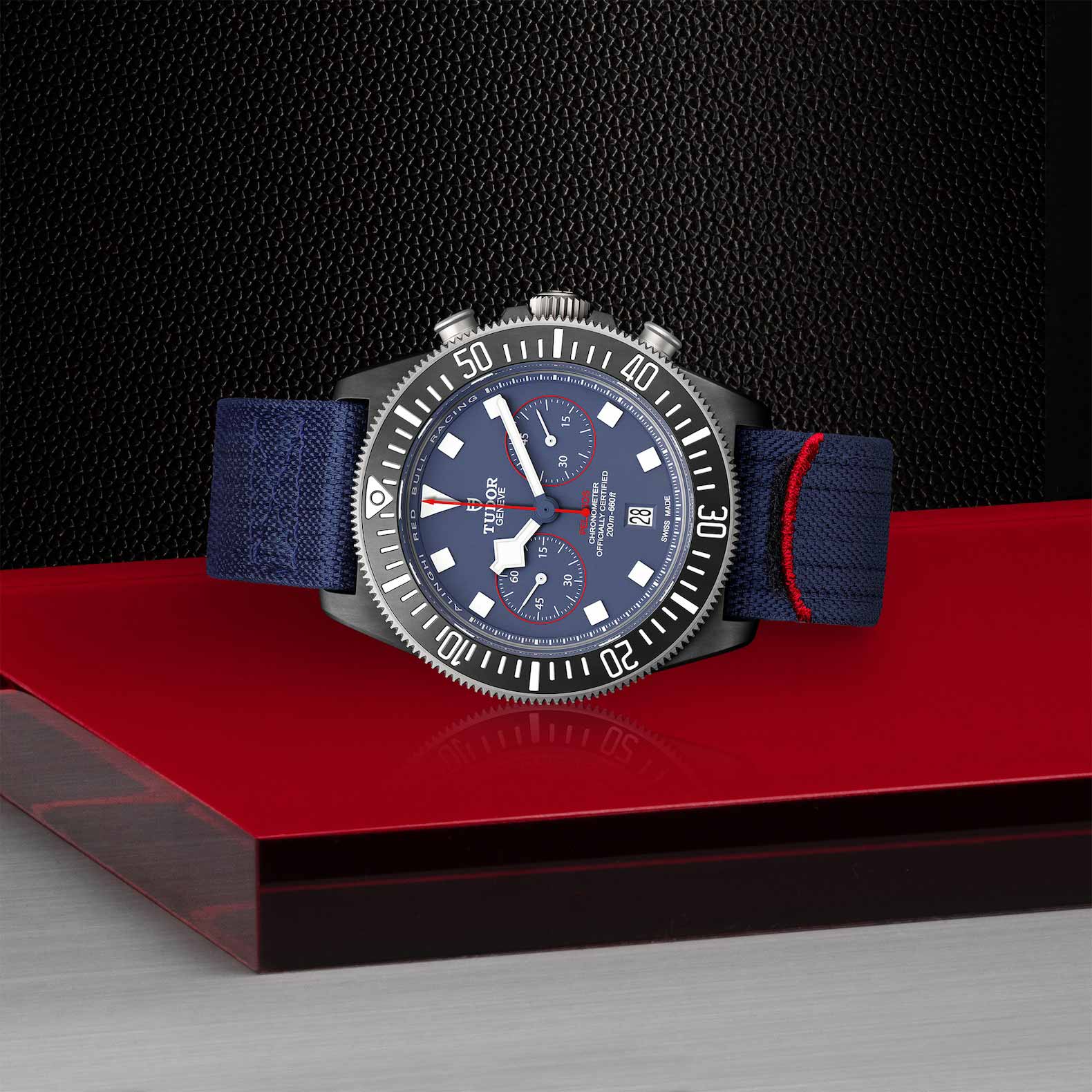 TUDOR M25807KN-0001 layingdown