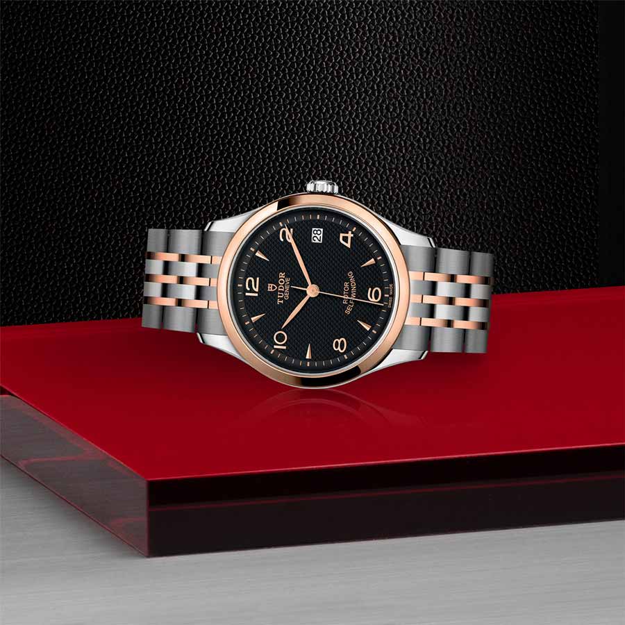 TUDOR M91451-00032 layingdown